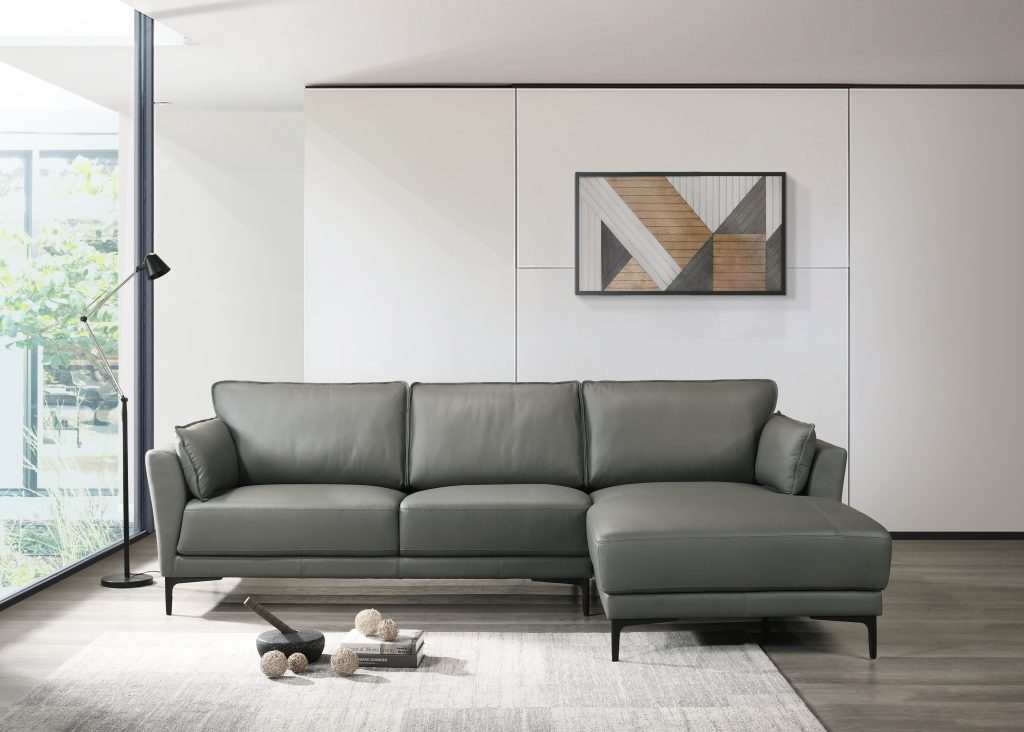 Montgomery 2.5+Chaise L-Shape Sofa Uruguay Leather